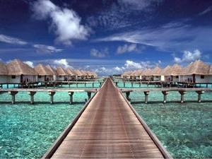Maldiv adasında 120 milyonluq oteli kim tikdirir?