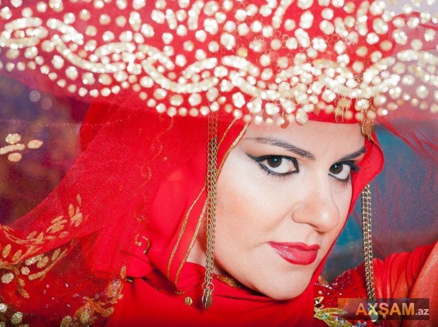 Xuraman Şuşalı Həccə gedir (Foto)