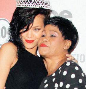 “Anamdan qorxduğum qədər heç kimdən qorxmuram”  - Rihanna