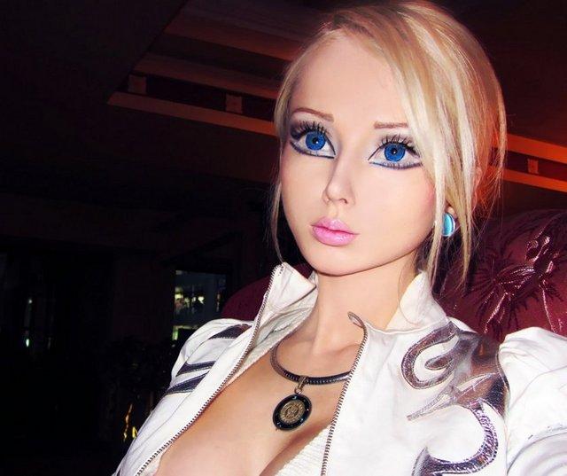 Canlı "Barbi" gəlinciyi (Fotolar)