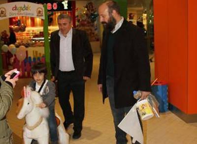 "Sultan Süleyman" balaca şahzadəsi ilə (Fotolar)