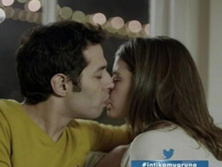 Beren Saata tövsiyə: "Bu qədər sevişmə, səni almazlar"