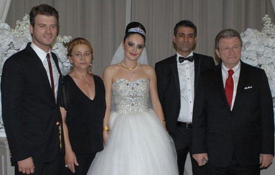 Kıvanç Tatlıtuğun qardaşı evləndi (Foto)