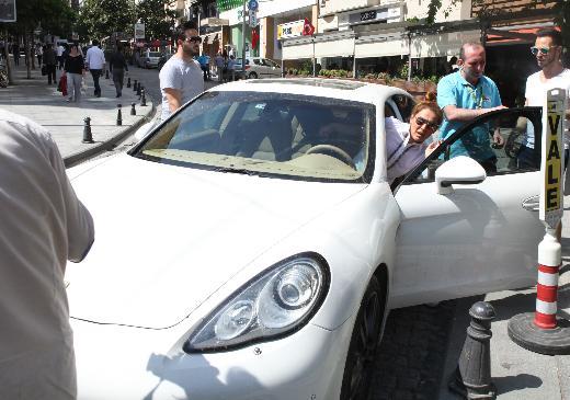 "O qədər çox avtomobilim var ki..."