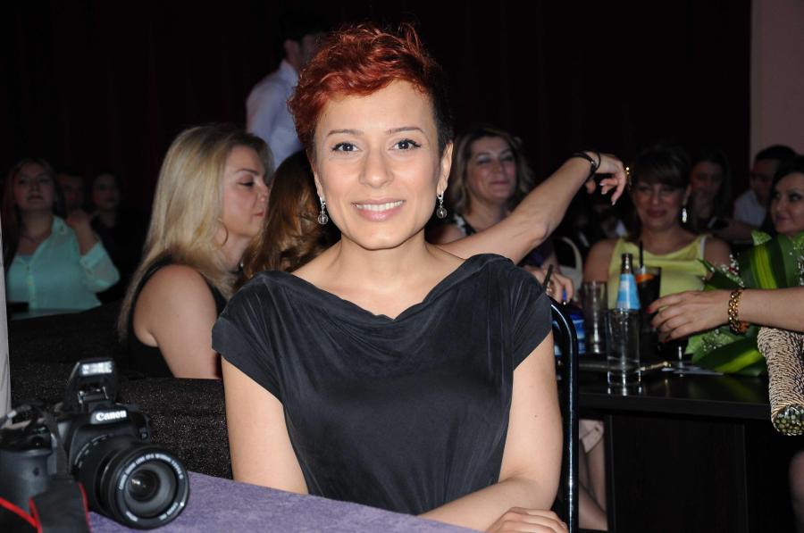 Tünzalə Ağayeva qızı ilə (Foto)
