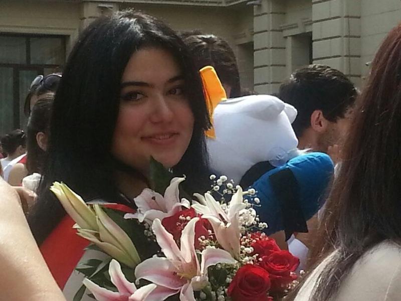 Fatimənin qızı məktəbi bitirdi (Fotolar)