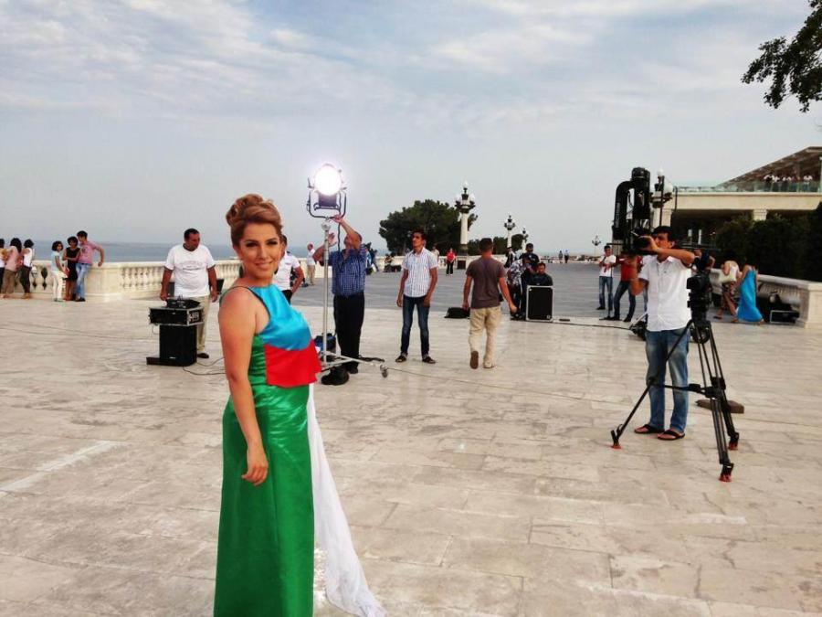 Əməkdar artist yeni klipinin çəkilişinə başladı