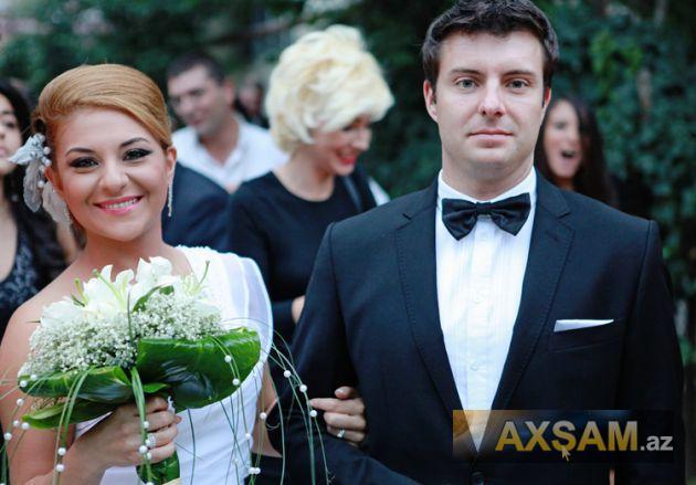Azərbaycanlı müğənni ana oldu 