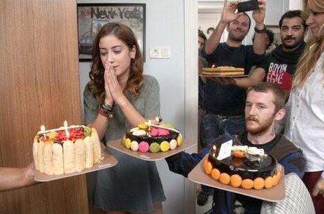 Hazal Kayanı ad günündə belə təəccübləndirdilər 