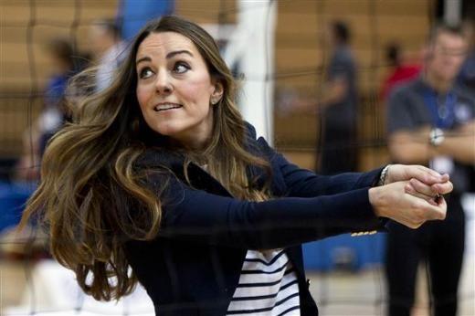 Şahzadə voleybol oynadı - Foto
