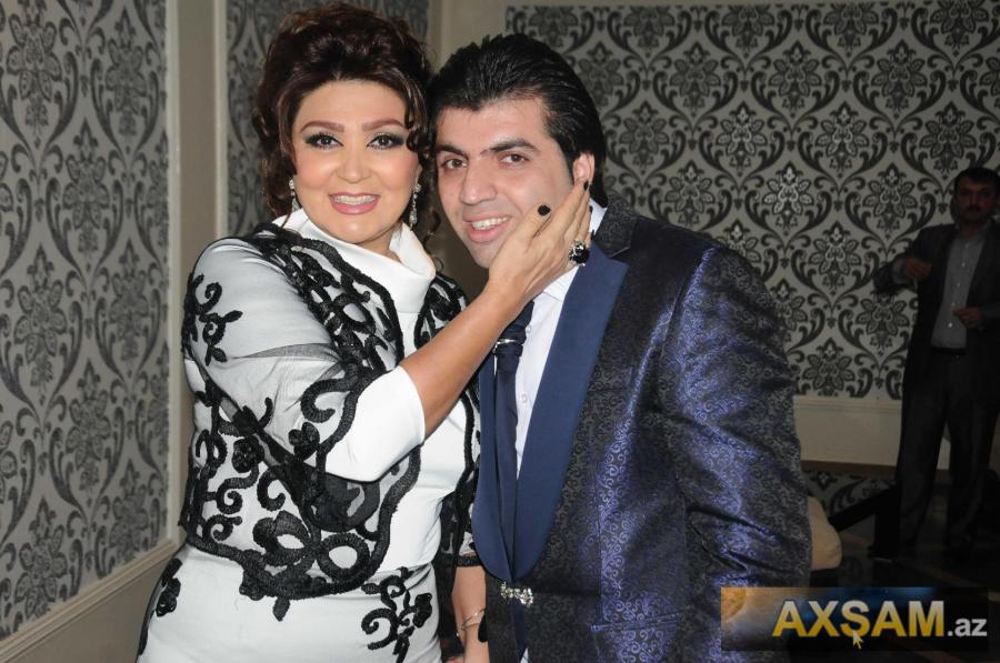 Nazpəri pərəstişkarı ilə duet oxudu
