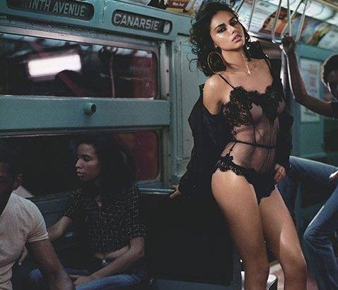 Adriana Lima metroda soyundu - Fotolar