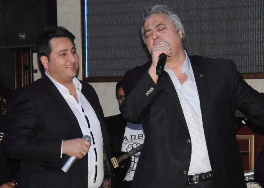 Çingiz Kurtoğlu Azərbaycan sənətçiləri ilə bir arada