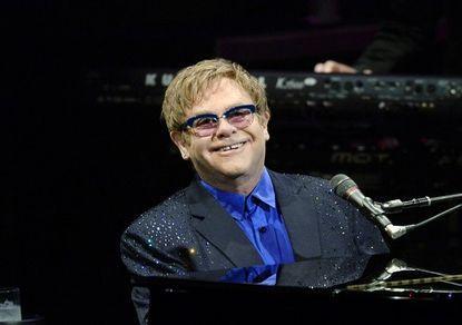 Elton Con Moskva konsertində geylərdən danışdı