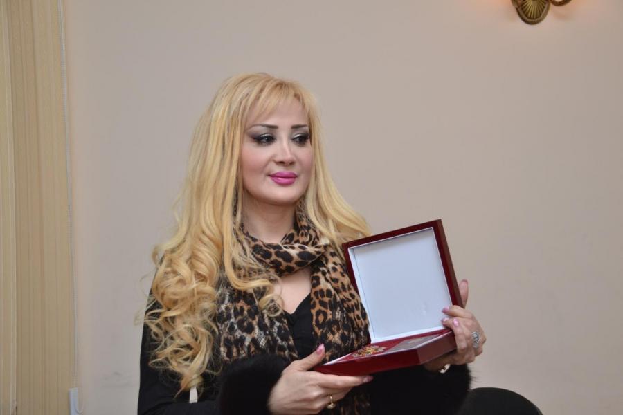 Məleykə Əsədovaya orden verildi 