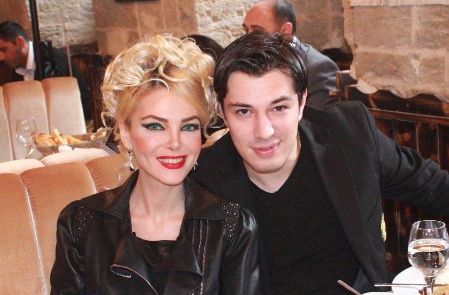 Əməkdar artist həyat yoldaşıyla birlikdə - fotolar