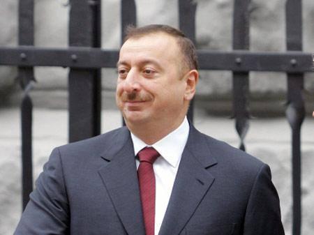 Prezident Qara Qarayevin abidəsinin açılışında iştirak edib