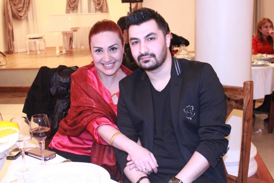 Leyli nişanlısı Hakanla bir arada -  fotolar