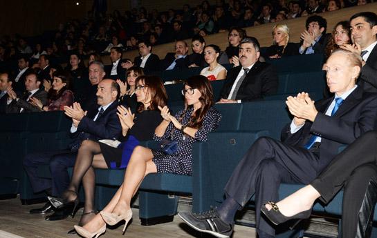 Mehriban Əliyeva konsertdə - fotolar