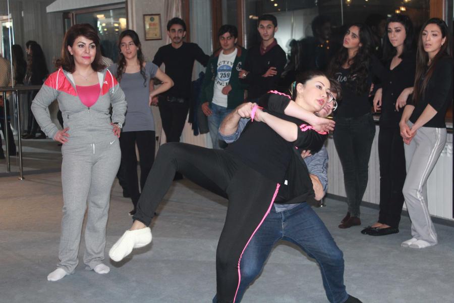 Fatimə ilə Ramalın hind rəqsi –  fotolar 