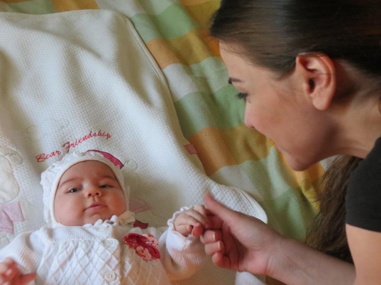 Sulinin yeni doğulan övladıyla ilk fotoları