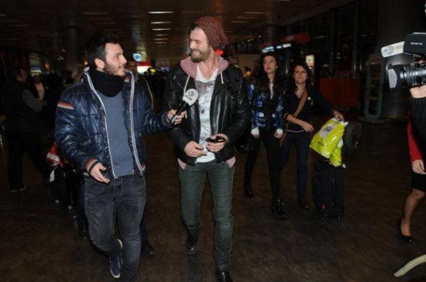 Sevgilisi Kıvanç Tatlıtuğu pulsuz geyindirir - fotolar