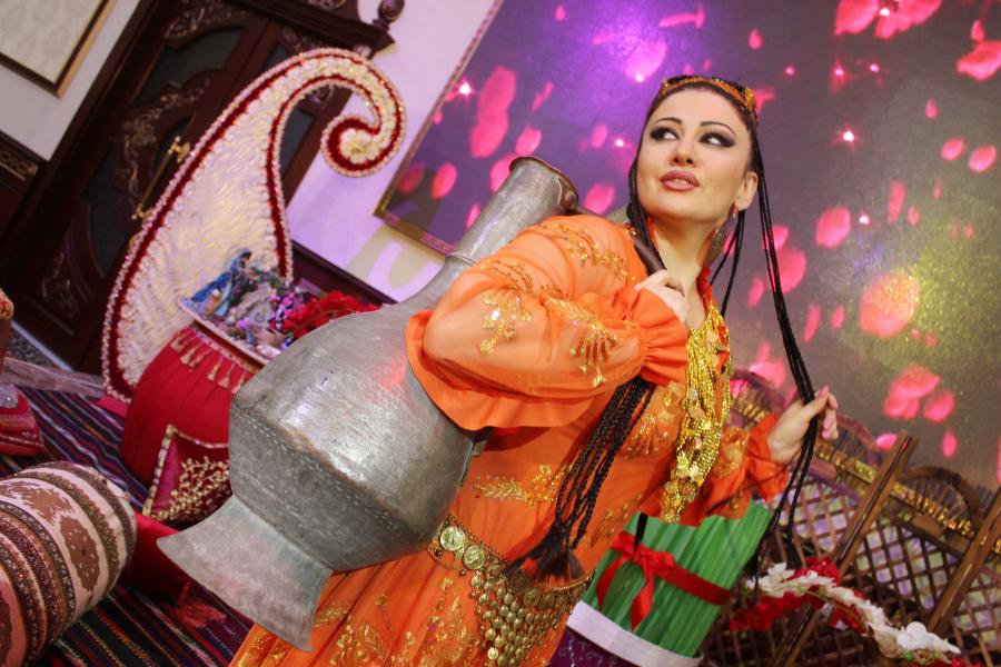 Fatimə “özbək gözəli” oldu – fotolar 