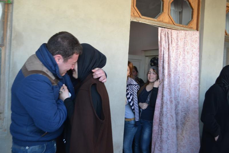 Həyat yoldaşını və nəvəsini itirən xalq artistinin evindən fotoreportaj