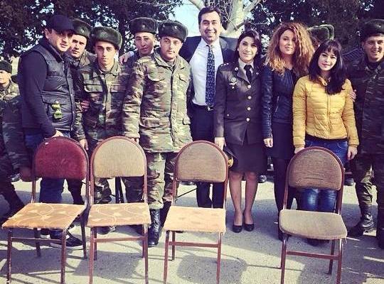 Müğənnilər əsgərlər üçün oxudu - fotolar