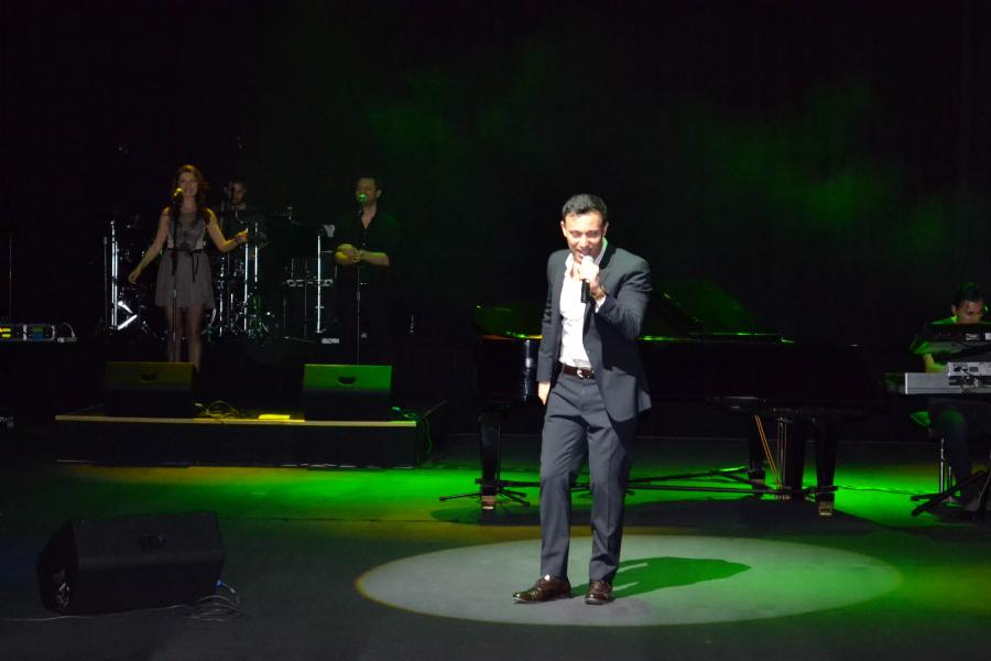 Mustafa  Sandalın konsertindən fotolar 