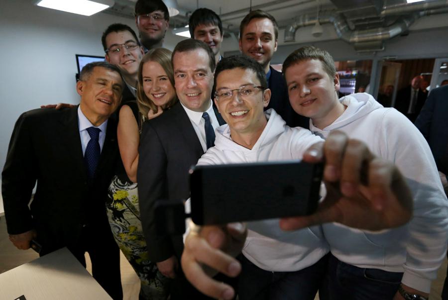 Putin, Dalay Lama və Roma Papası "selfie" fotolarda