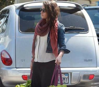 Mila Kunisin hamiləlik fotoları 