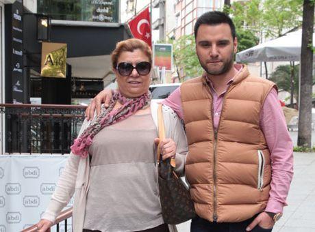 Alişan anası ilə birgə gəzintidə - foto