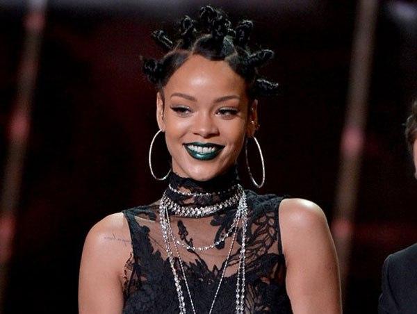 Rihannanın fərqli saç düzümü – fotolar