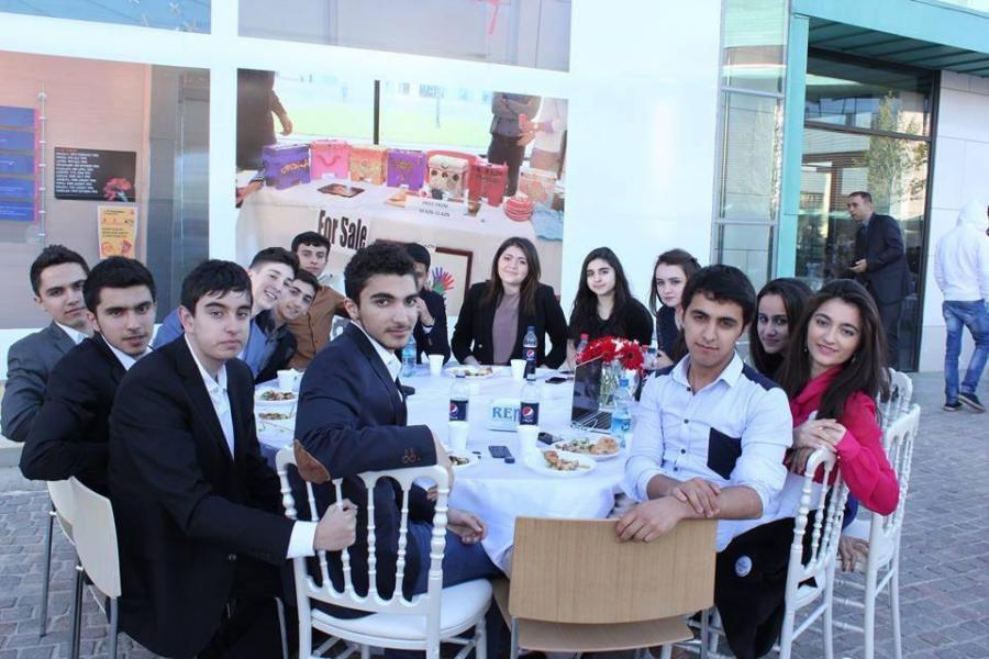 Prezident İlham Əliyevin oğlu qrup yoldaşları ilə -    fotolar