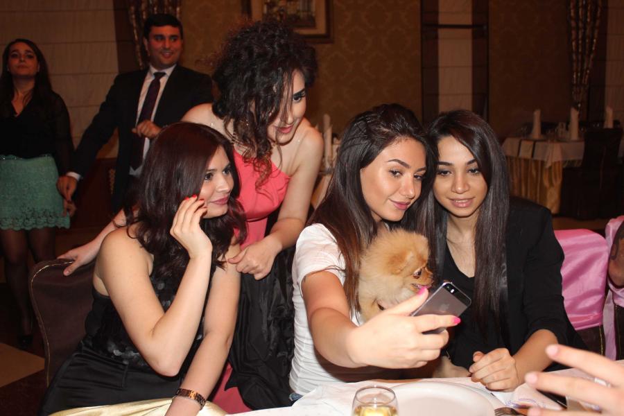 Yerli məşhurlardan selfie