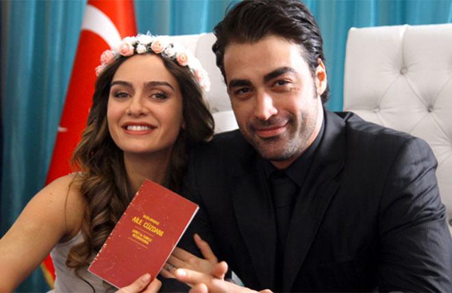 Daha bir serialın baş qəhrəmanları evlənir