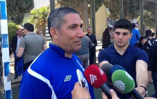 Şou-biznes nümayəndələri deputatlarla futbol oynadı - fotolar
