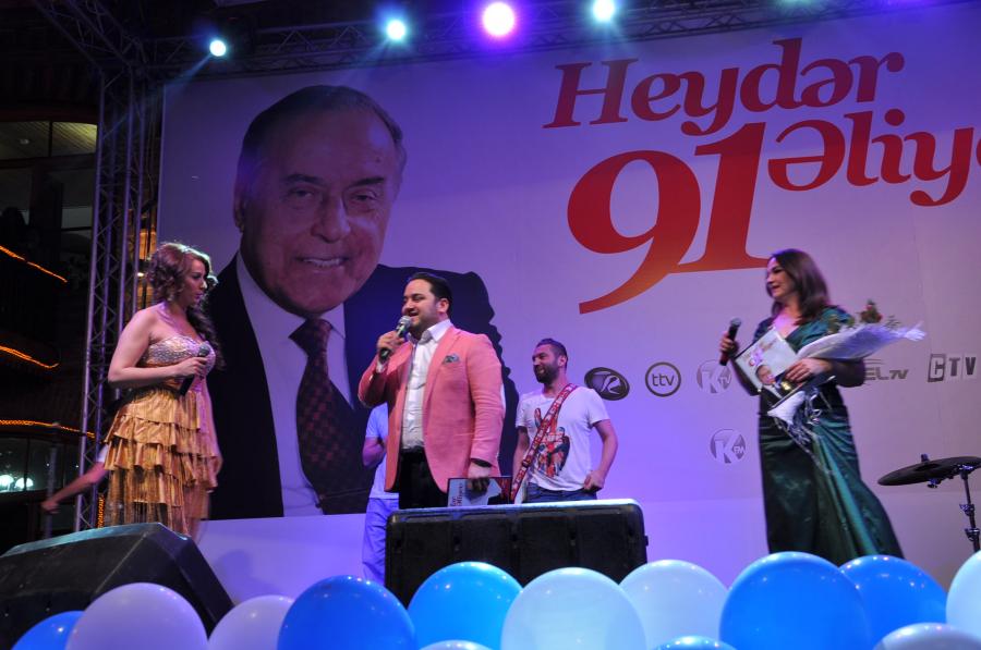 Müğənnilər Şəkidə konsert verdi -  fotolar