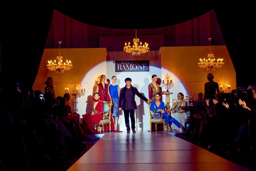 Tanınmış modelyer Bakıda dəfilə keçirəcək – fotolar