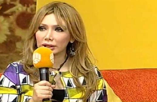 Afrikalı modelyerdən Fəxriyyə Xələfovaya hədiyyə - foto