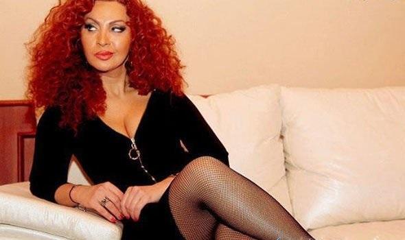 Seksual aparıcı avtomobil qəzasına düşdü - fotolar