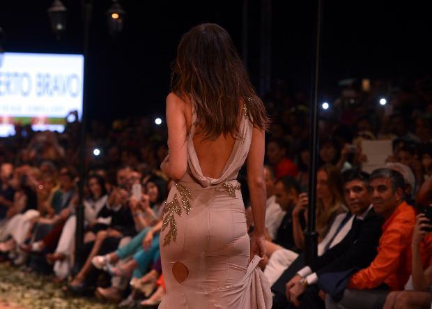 İrina Şeykin paltarı cırıldı - fotolar