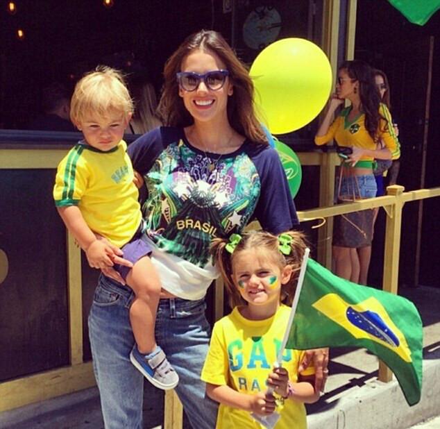 Məşhur modeldən Braziliyaya maraqlı dəstək - fotolar 