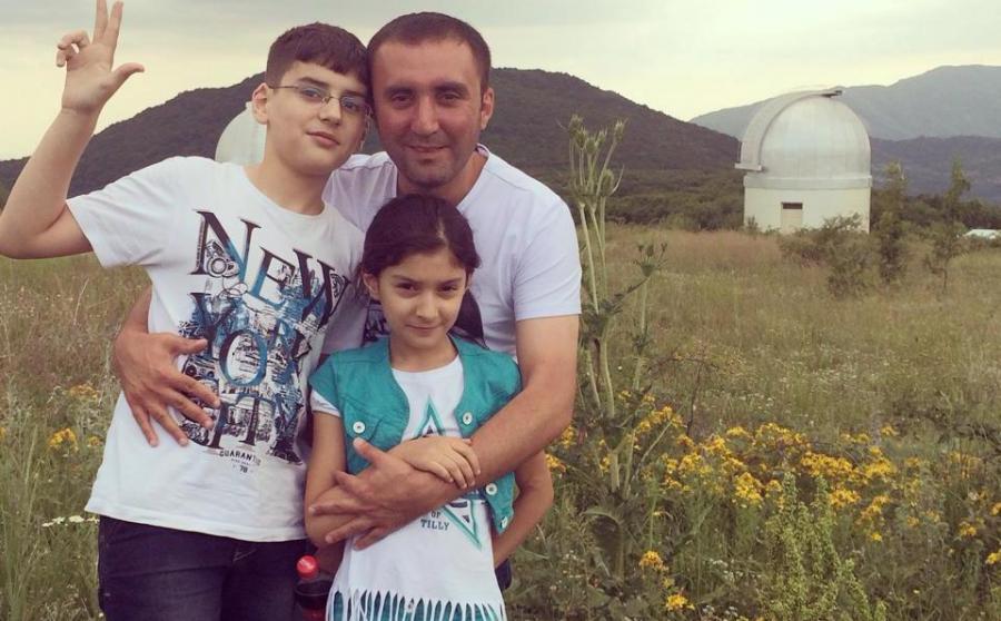 Rejissor ailəsi ilə birlikdə Şamaxıda – fotolar 