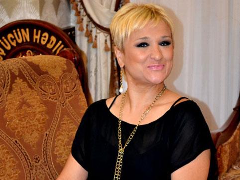 Mətanətin imici dəyişəcək: fərqli geyim və saç düzümü