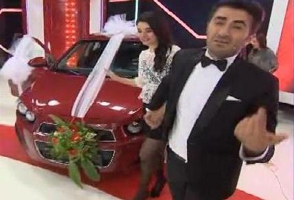 Zaurla Günay daha bir cütlüyə avtomobil verdi – fotolar