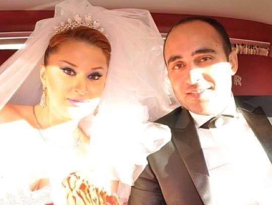 Xatirə həyat yoldaşını təbrik etdi 