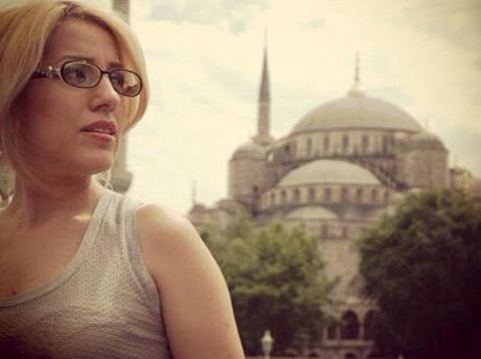 Əməkdar artist Türkiyəyə getdi – foto