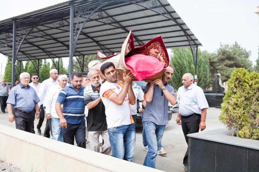 Xalq artistinin oğlu dəfn olundu – fotolar